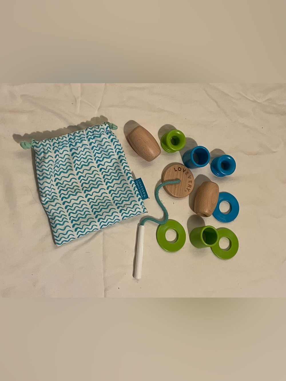 Lovevery Adventurer Play Kit Threadable Bead Kit Toy With Organic Cotton Bag